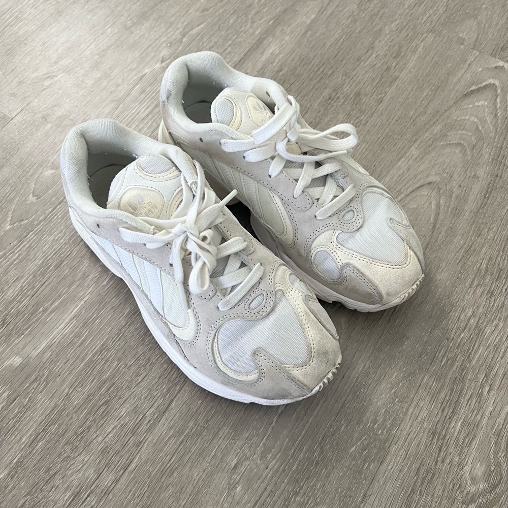 Adidas Yung-1 Cloud Sneakers Size 5.5